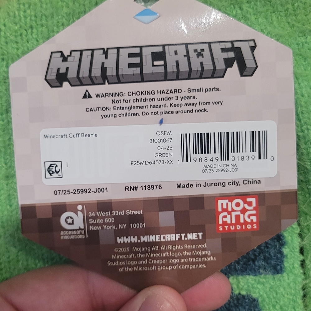 Minecraft Green Kids Hat - Picture 3 of 3